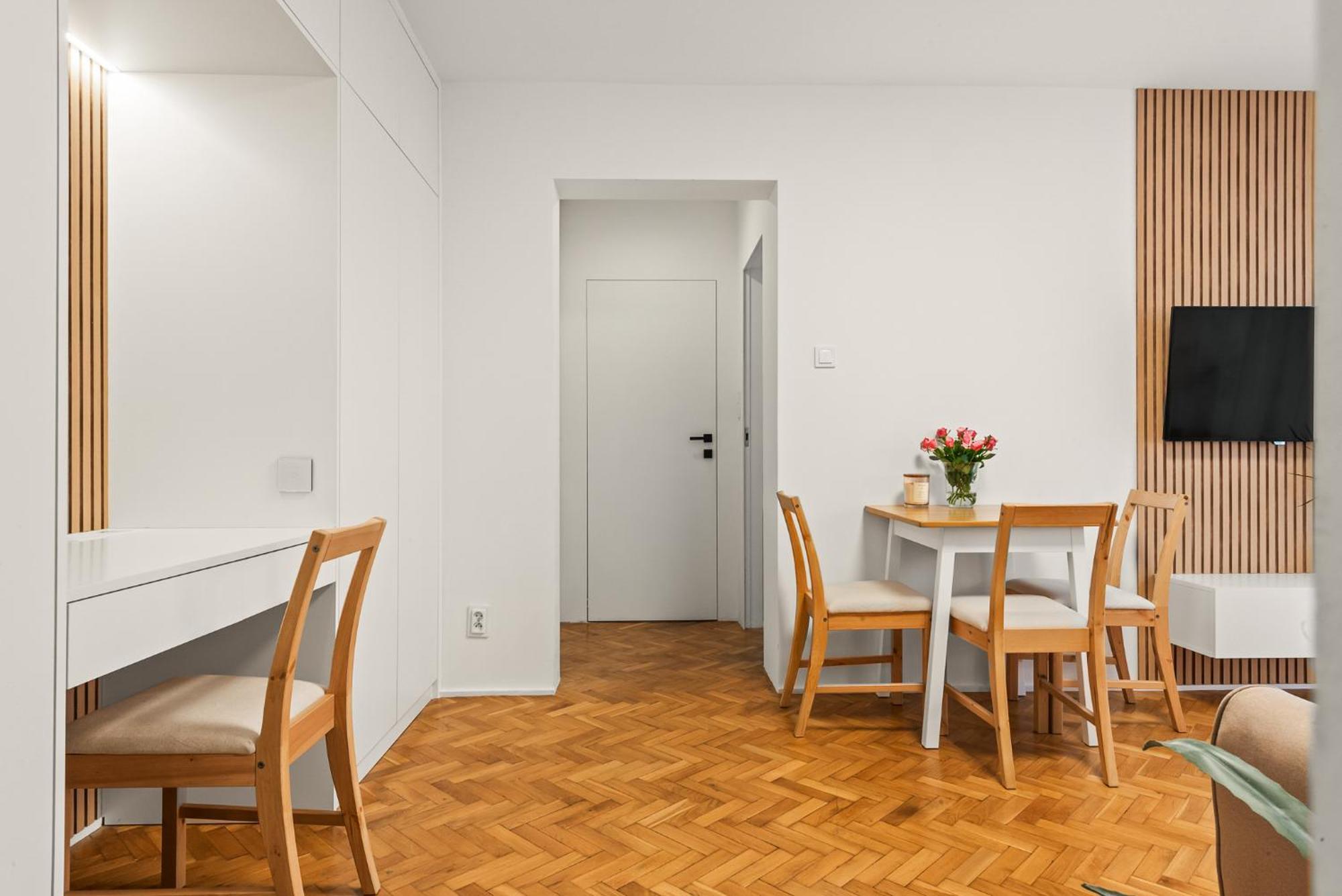Rentplanet - Apartamenty Przy Palacu Kultury I Nauki Warszawa Exteriör bild